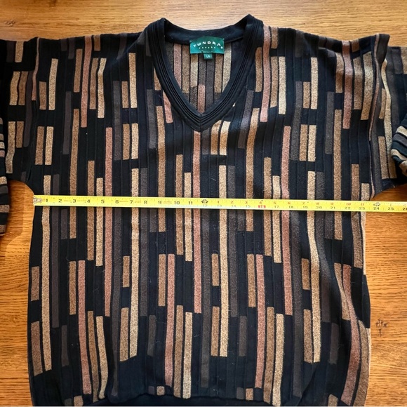 ⭐️ Vintage Tundra Canada Coogi Geometric Black Brown Sweater LARGE - Picture 4 of 8